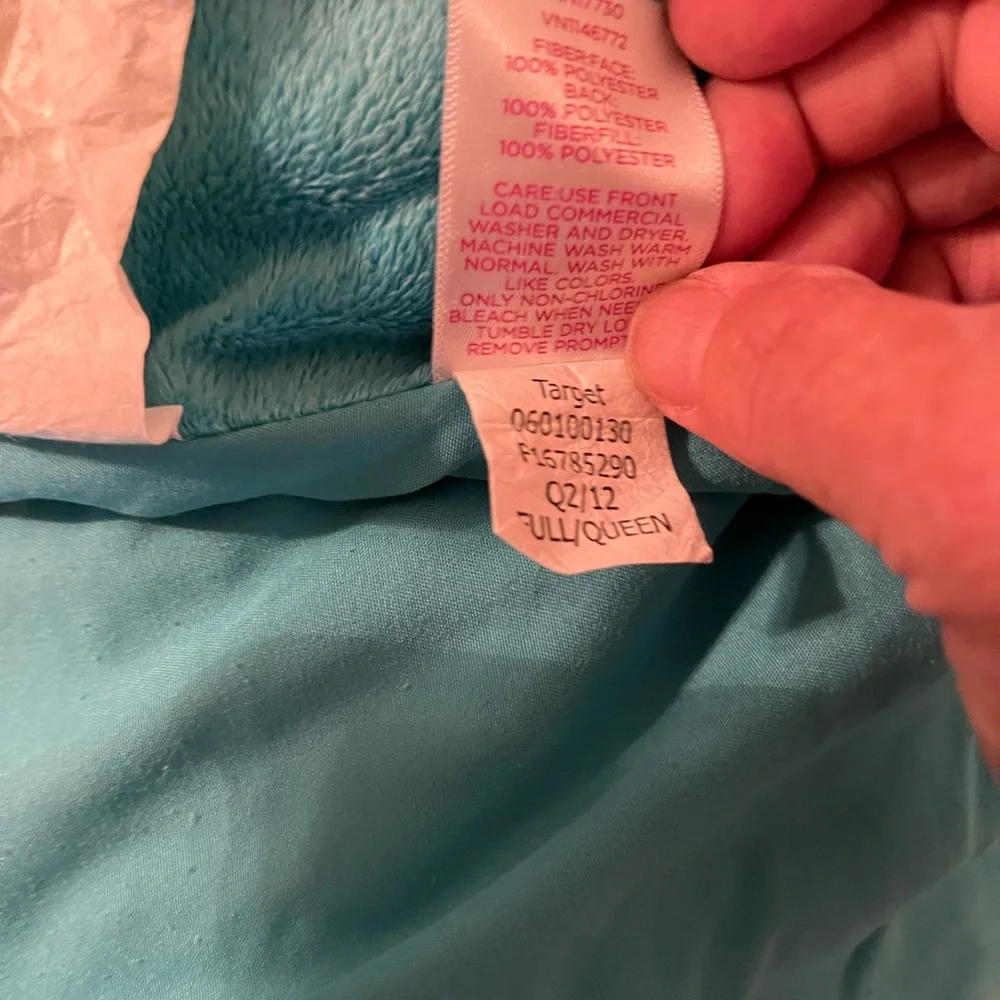 Full/Queen Comforter New Condition